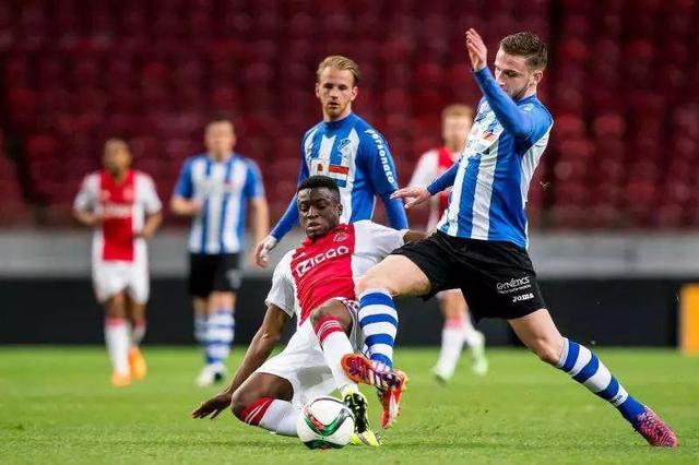 在热身赛中 在热身赛中